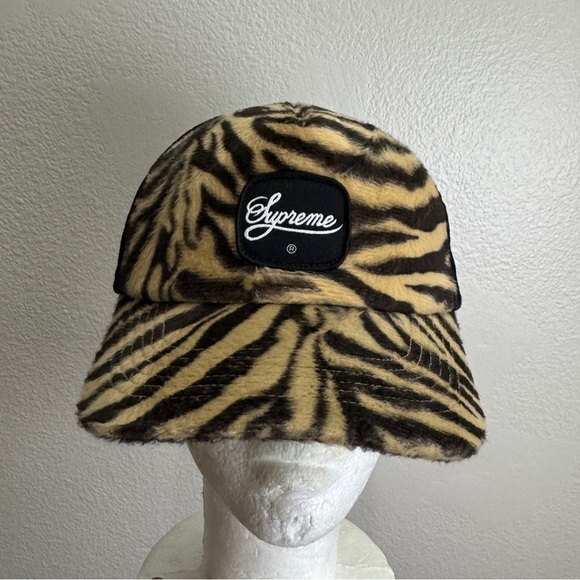 Supreme Tiger 5-Panel Black Hat OSFM - Picture 1 of 7